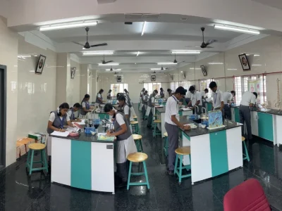 Science Labs DAV 19